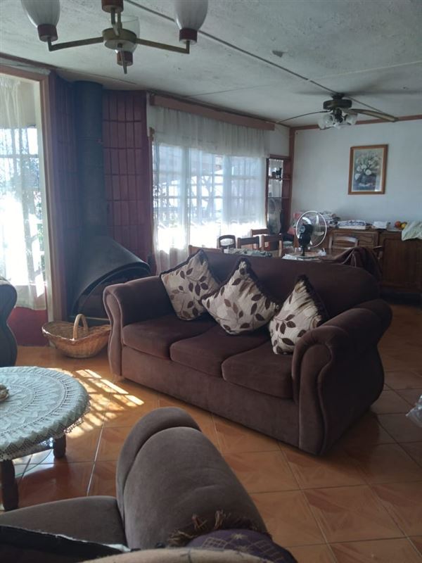 Casa Amplia Con Local Comercial San Roque.