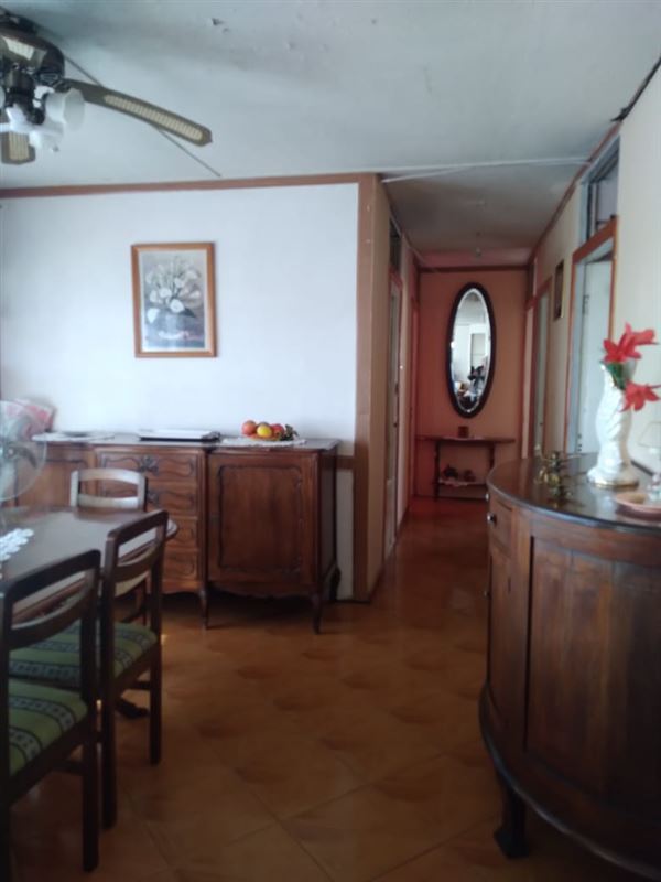 Casa Amplia Con Local Comercial San Roque.