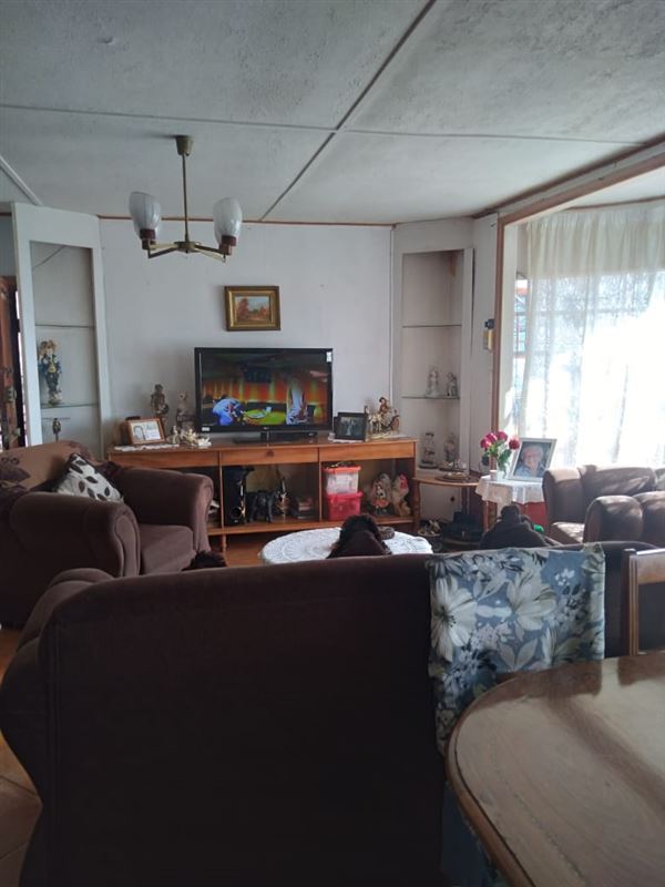 Casa Amplia Con Local Comercial San Roque.