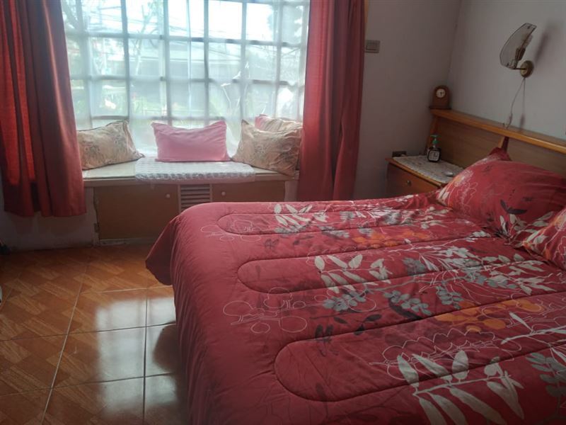 Casa Amplia Con Local Comercial San Roque.