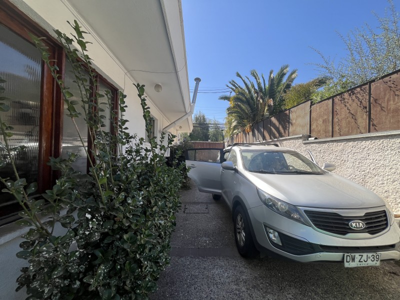 Casa en Venta de 4 Dorm. en la Reina
