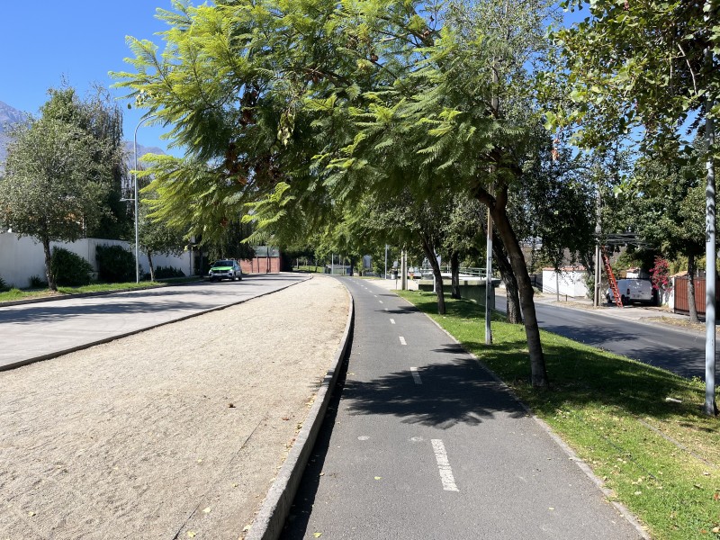 Casa en Venta de 4 Dorm. en la Reina