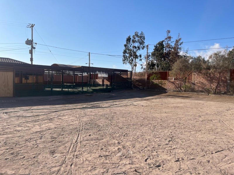 Arriendo Oficinas en Amplio Terreno Cerro Sombrero, Arica