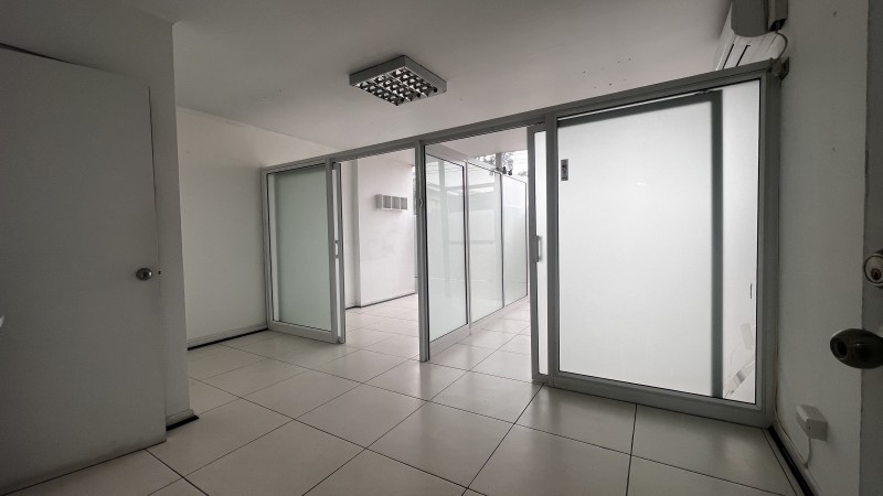 Se Arrienda Oficina Box Médico en Edificio España