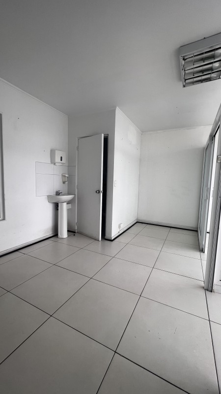 Se Arrienda Oficina Box Médico en Edificio España