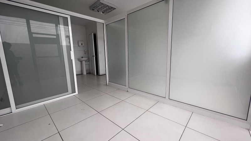 Se Arrienda Oficina Box Médico en Edificio España