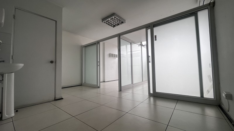 Se Arrienda Oficina Box Médico en Edificio España