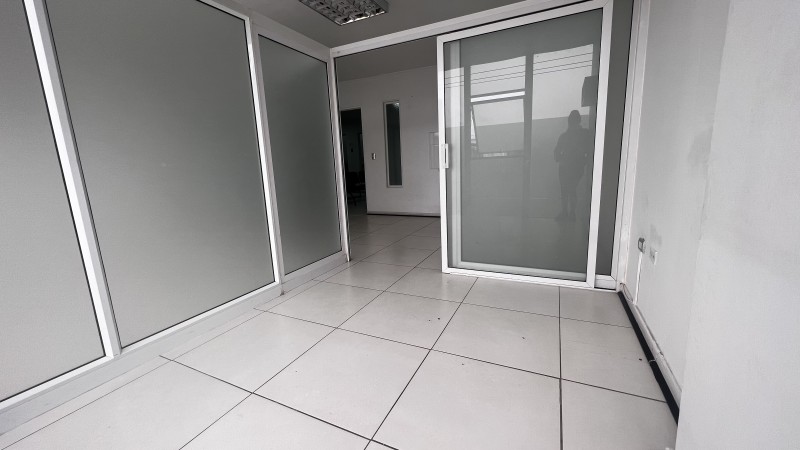 Se Arrienda Oficina Box Médico en Edificio España