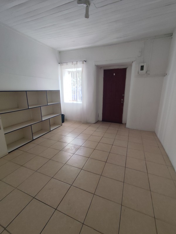 Arrienda Propiedad Comercial de 8 Oficinas en Linares