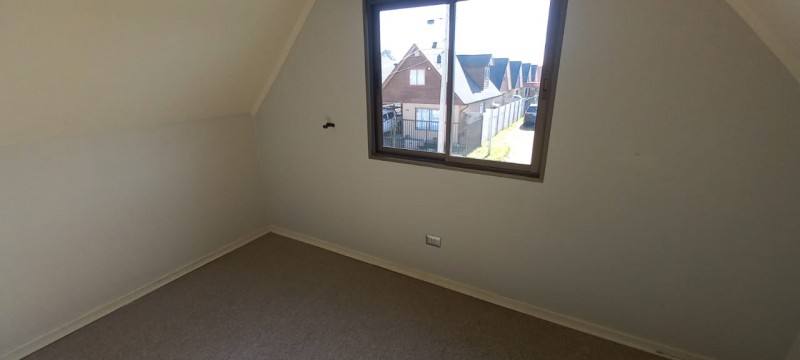 Vende Casa de 3D y 2B en Huertos de Linares
