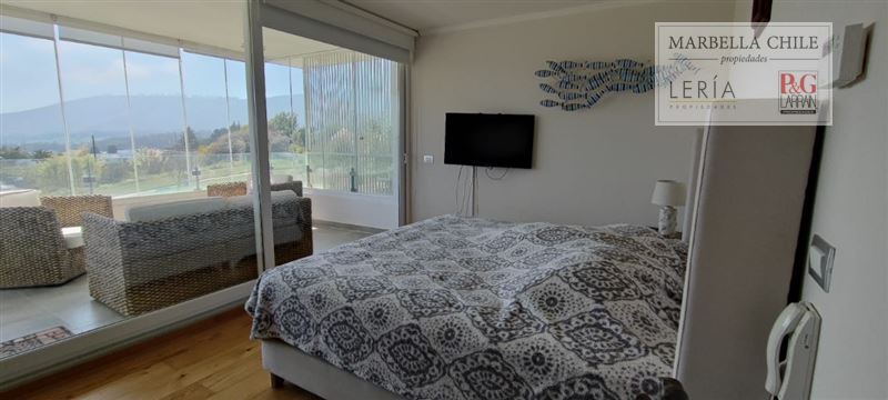 Vende Moderno Departamento en Marbella