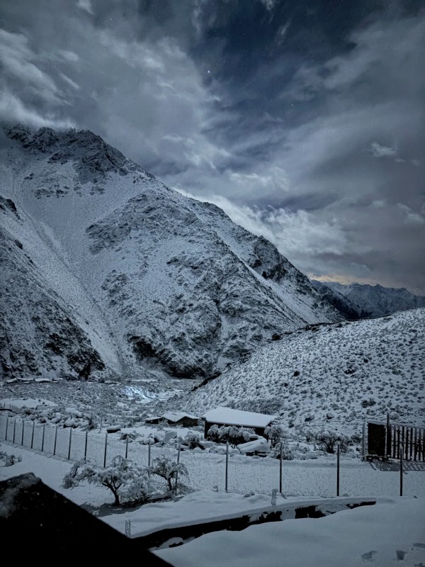 Cochiguaz, Valle del Elqui. Casa Moderna Negocio Cerrado