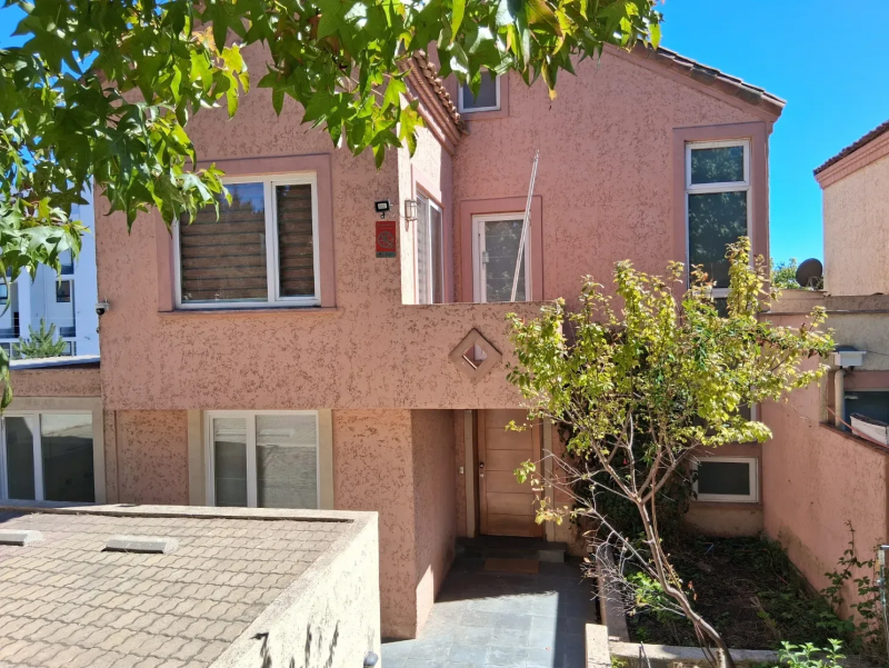Pinares de Montemar Arriendo Moderna Casa