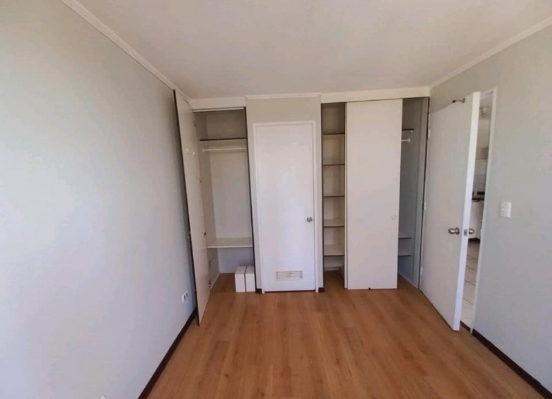 Cerca de Metro Hospital, Santiago