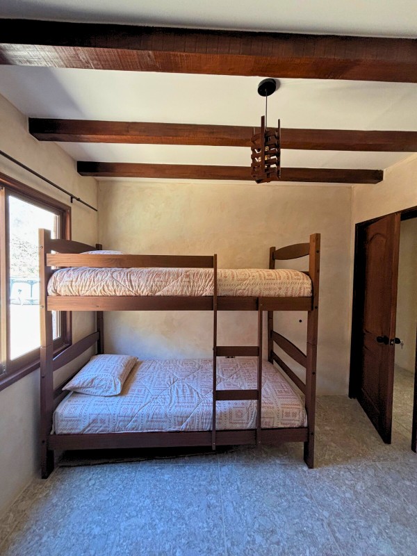 Cochiguaz, Valle del Elqui. Casa Moderna Negocio Cerrado