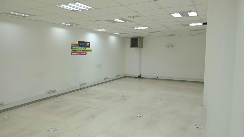 Casa Habitable , Leve Remodelación, en Buen Estado