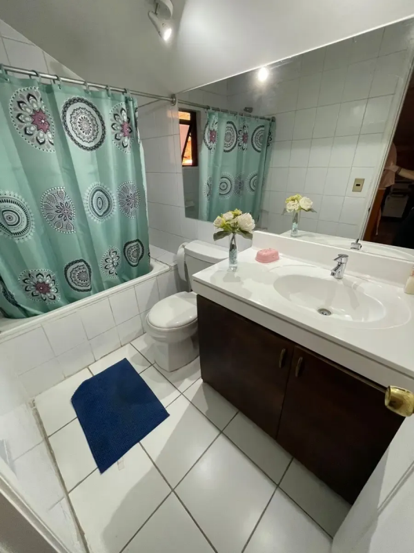 Impecable Casa en Condominio, 5D 4B, Cocina Remodelada!