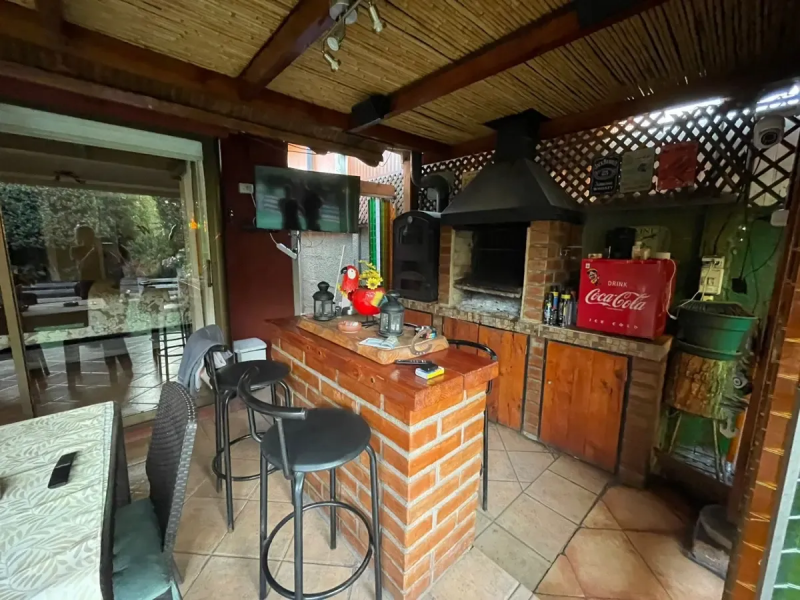 Impecable Casa en Condominio, 5D 4B, Cocina Remodelada!