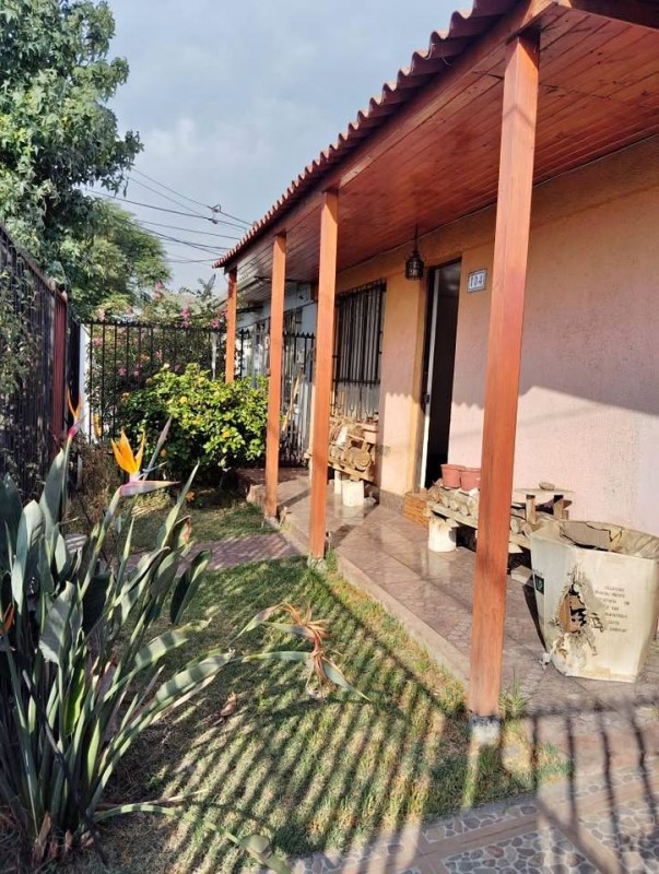 Casa Habitable , Leve Remodelación, en Buen Estado