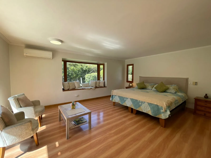 Casa en los Castaños, Dentro de Parcela , Hermosa Propiedad