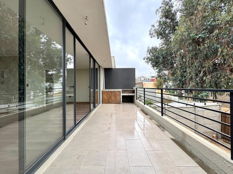 Vende Hermosa y Moderna Casa en los Pinos