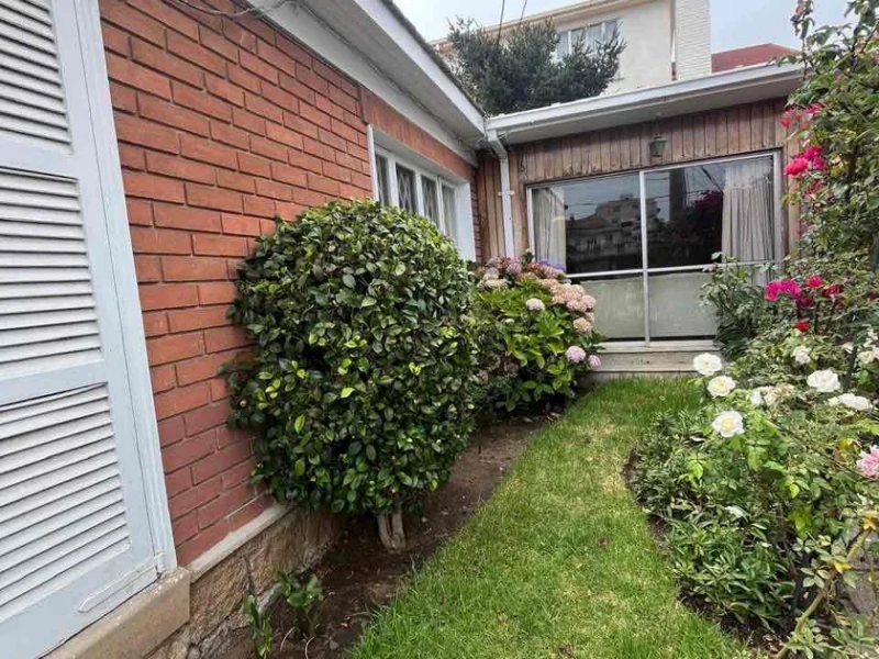 Casa en Recreo, Solida Excelente Estado