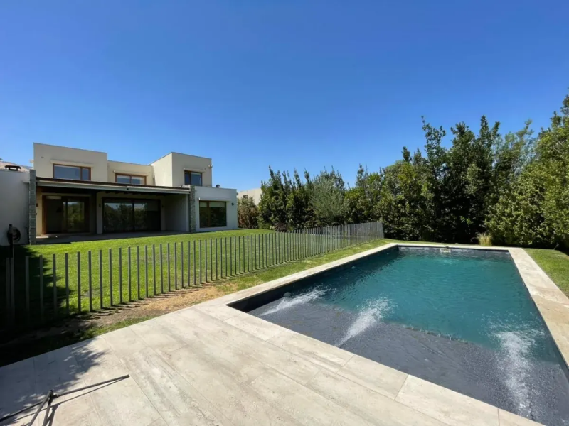Casa en los Rios, Colina, Hermosa y Moderna Casa