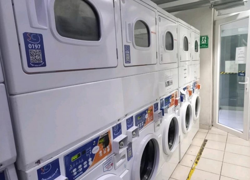 Cerca de Metro Hospital, Santiago