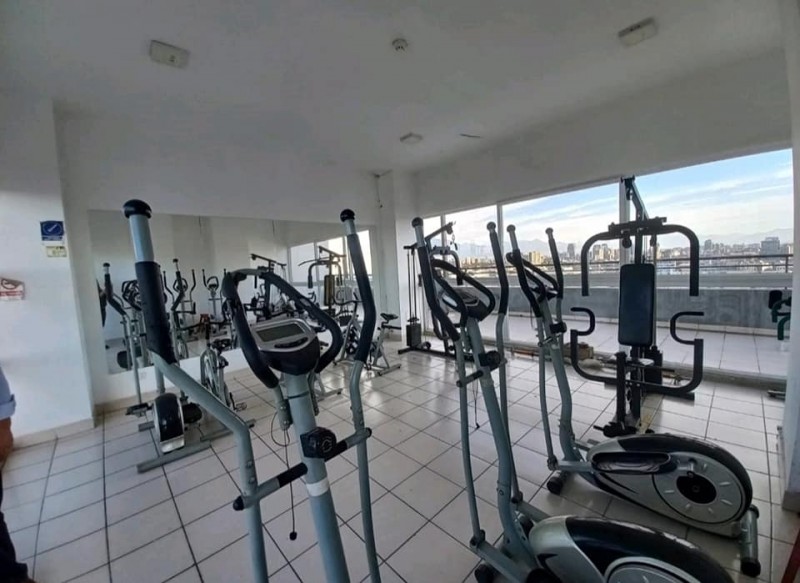 Cerca de Metro Hospital, Santiago