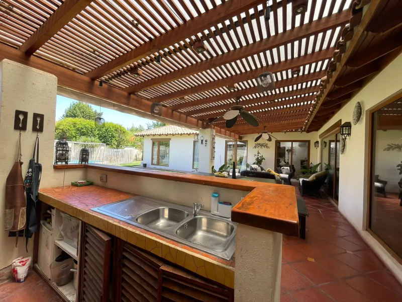 Casa en Chicureo, las Flores