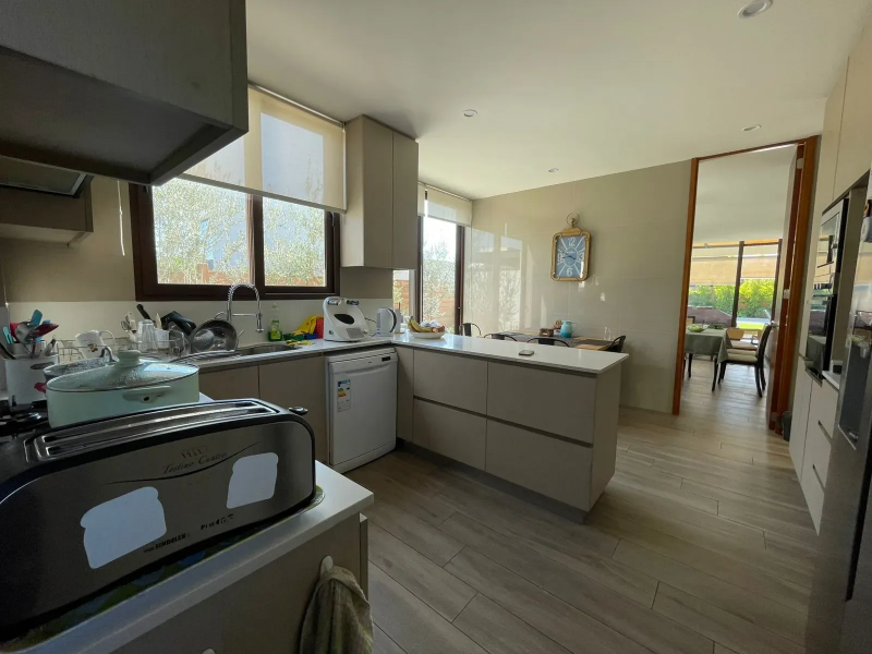 Casa en los Rios, Colina Moderna Propiedad