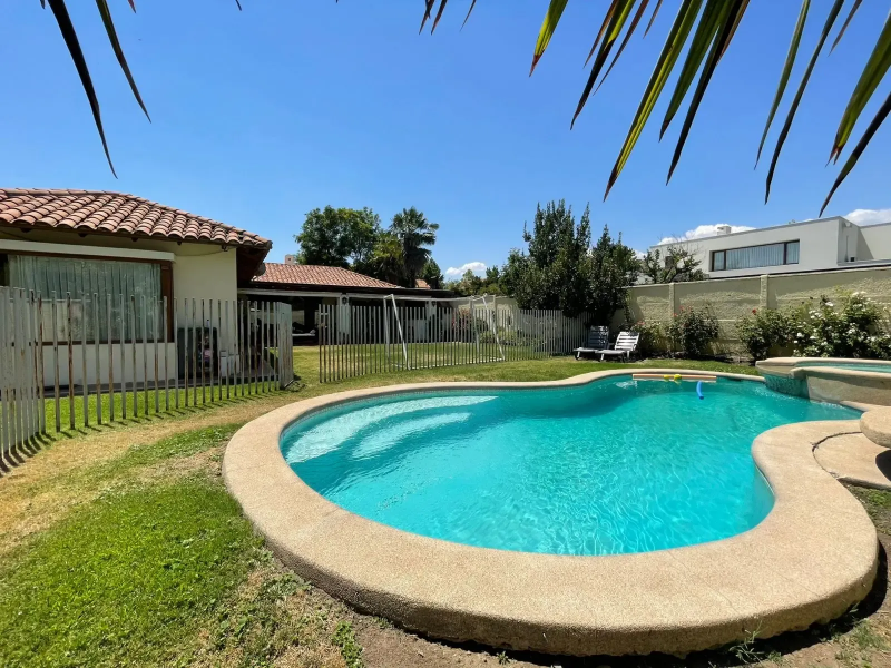 Casa en Chicureo, las Flores