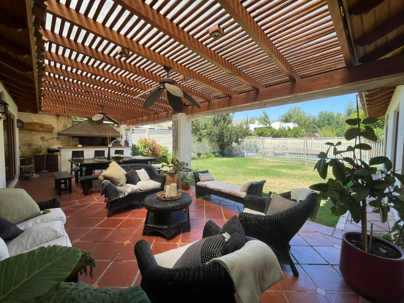 Casa en Chicureo, las Flores