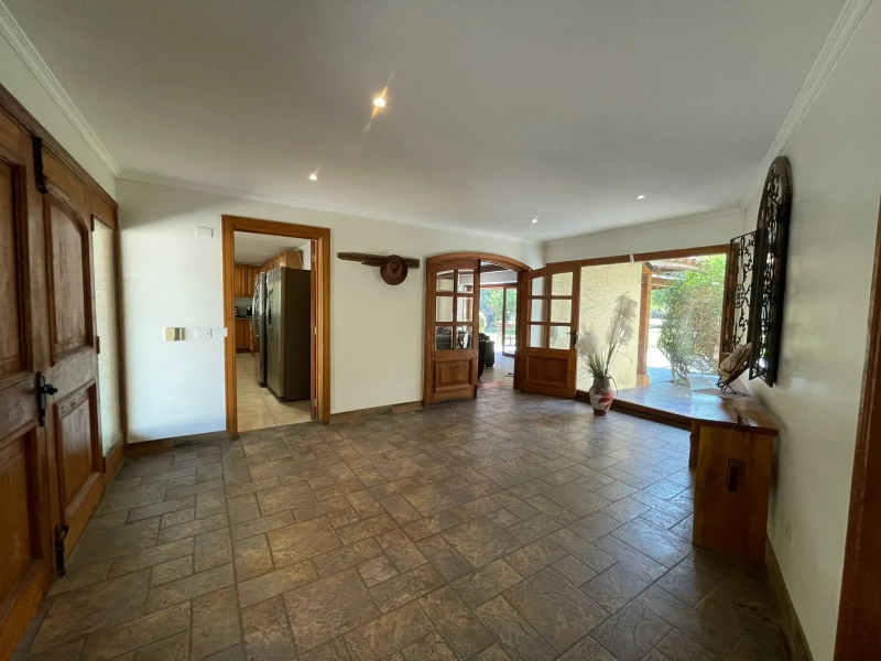 Casa en los Castaños, Dentro de Parcela , Hermosa Propiedad