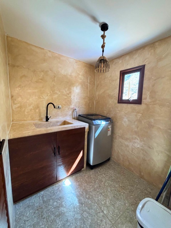 Cochiguaz, Valle del Elqui. Casa Moderna Negocio Cerrado