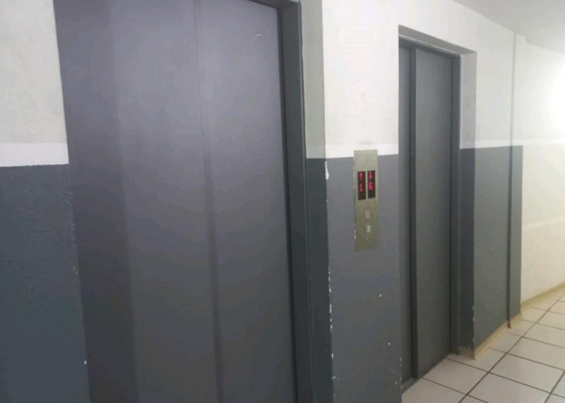 Cerca de Metro Hospital, Santiago