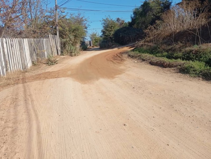A Orilla de Camino, Eastman, Avenida
