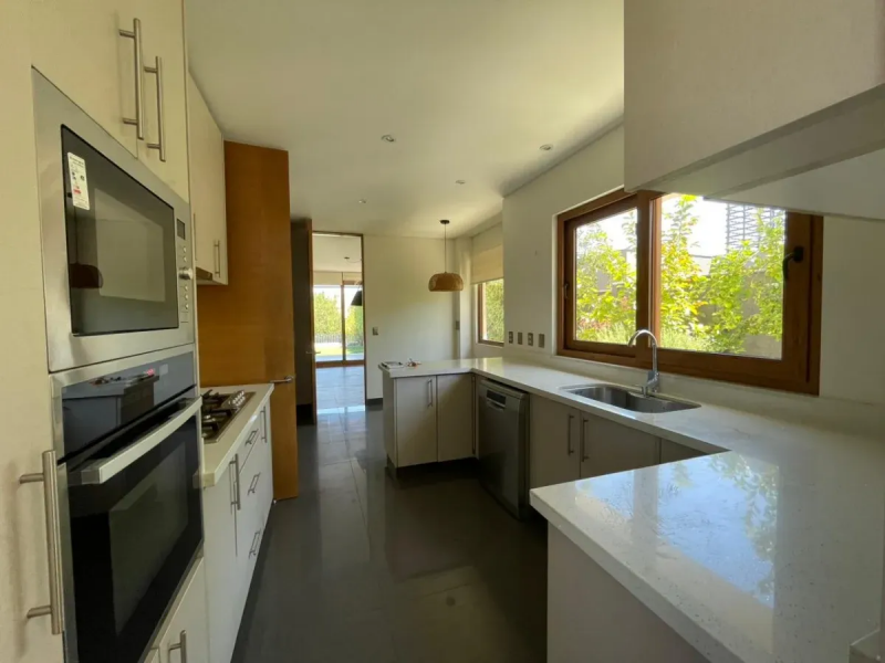 Casa en los Rios, Colina, Hermosa y Moderna Casa
