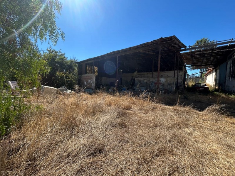 Industrial , 2300 Metros Cuadrados Aprox