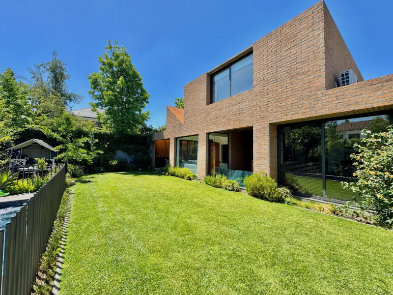 Casa Moderna en Vitacura, Impecable, Casa
