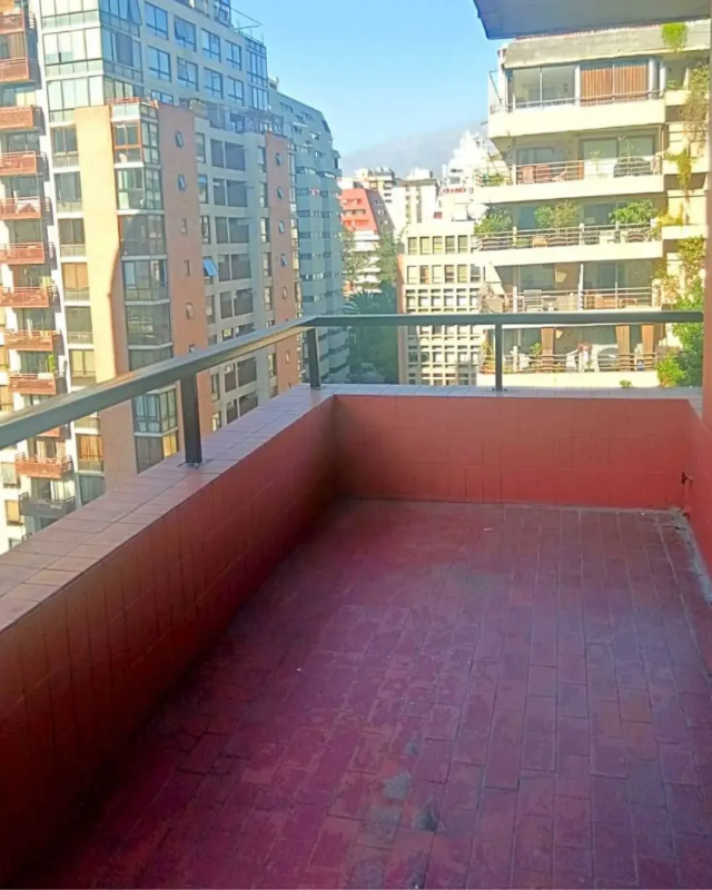 Arriendo en las Condes, Calle Luz,