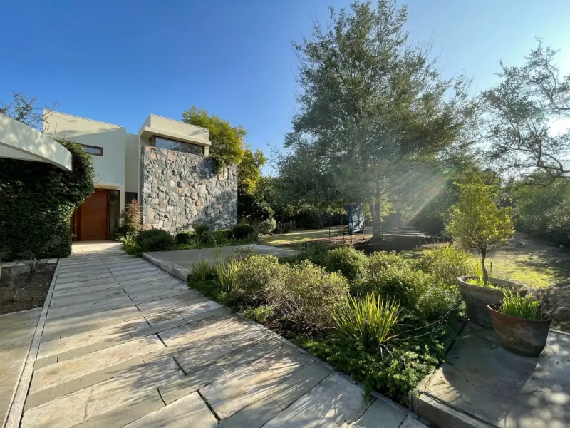 Moderna Casa en Chicureo,
