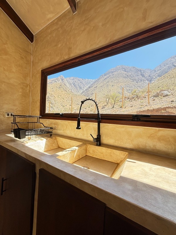 Cochiguaz, Valle del Elqui. Casa Moderna Negocio Cerrado