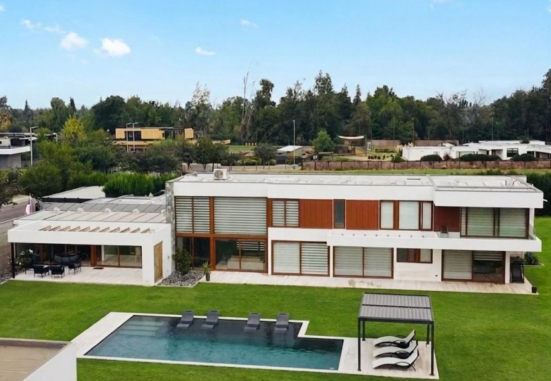 Moderna y Nueva Casa en Chicureo