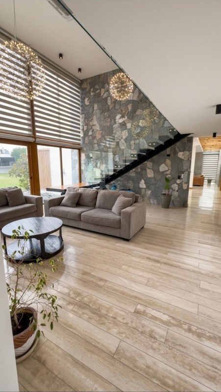 Moderna y Nueva Casa en Chicureo