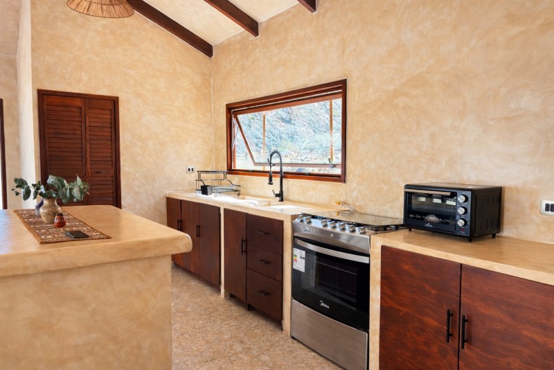 Cochiguaz, Valle del Elqui. Casa Moderna Negocio Cerrado