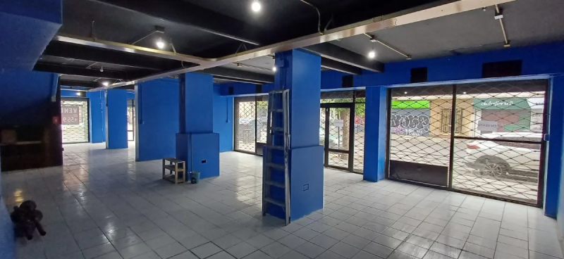 Arriendo Local Comercial Arlegui Esquina Ecuador