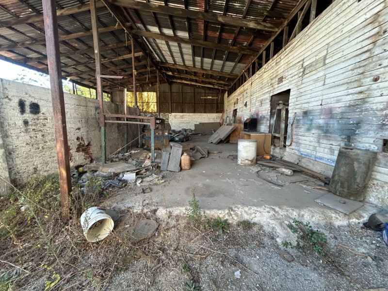 Industrial , 2300 Metros Cuadrados Aprox