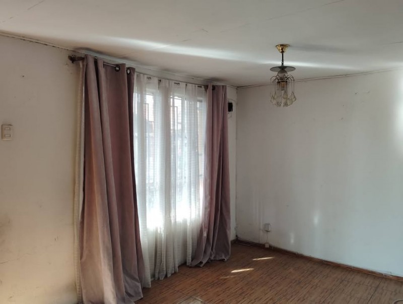 Casa Habitable , Leve Remodelación, en Buen Estado