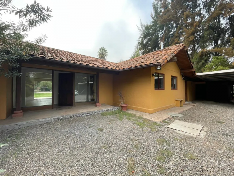 Preciosa Parcela en Avenida Chicureo,